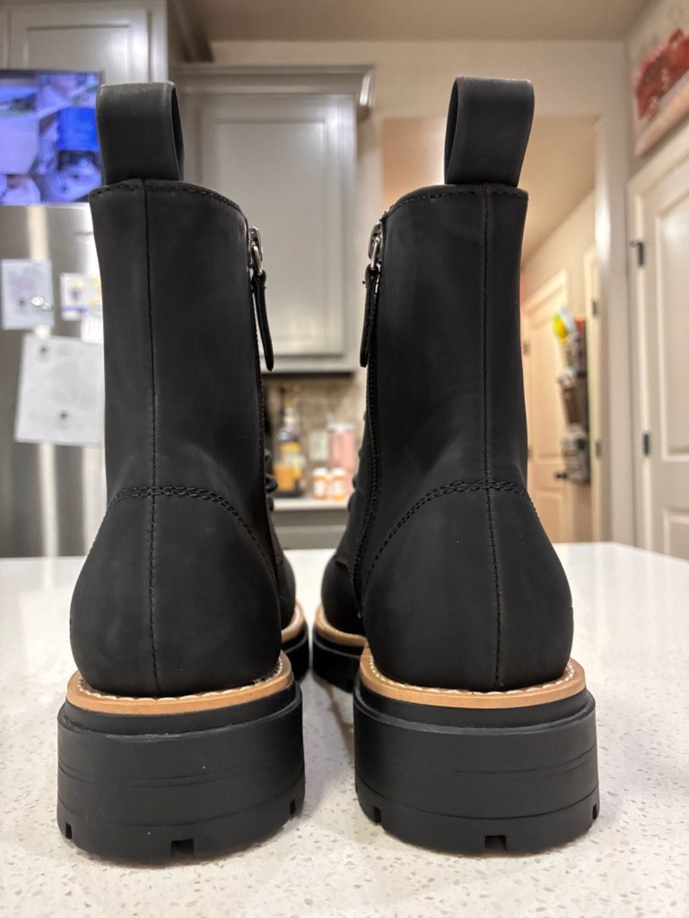 TOMS Black Combat Lug Sole Ankle Boots Lace Up Side Zip Womens Size 7 Like New - Picture 3 of 9
